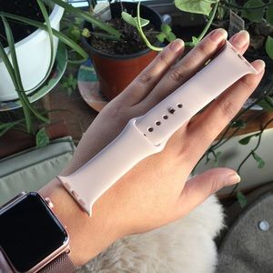 42mm Apple Watch rose gold M/L sports band